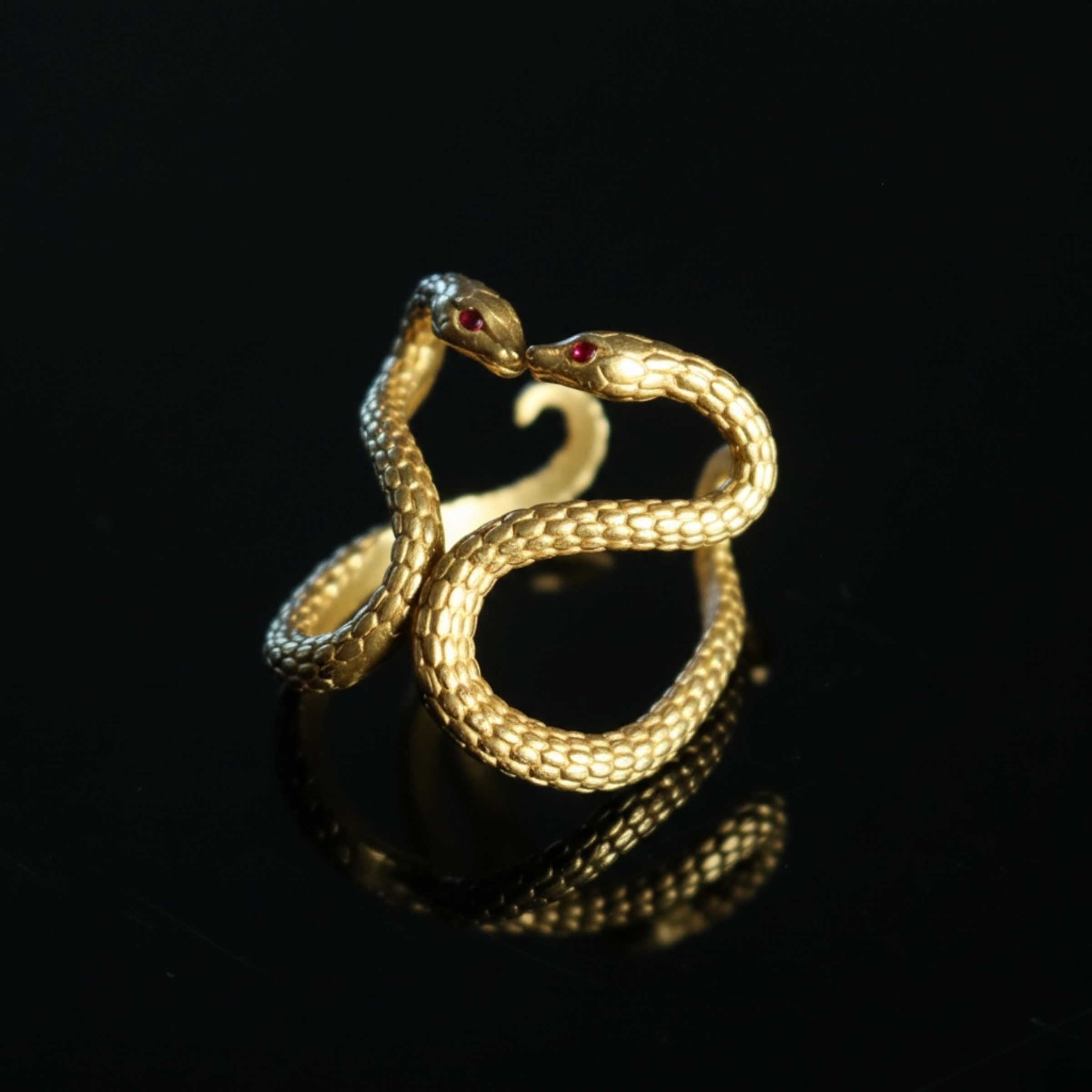 18K GOLD FEATURED PIECES