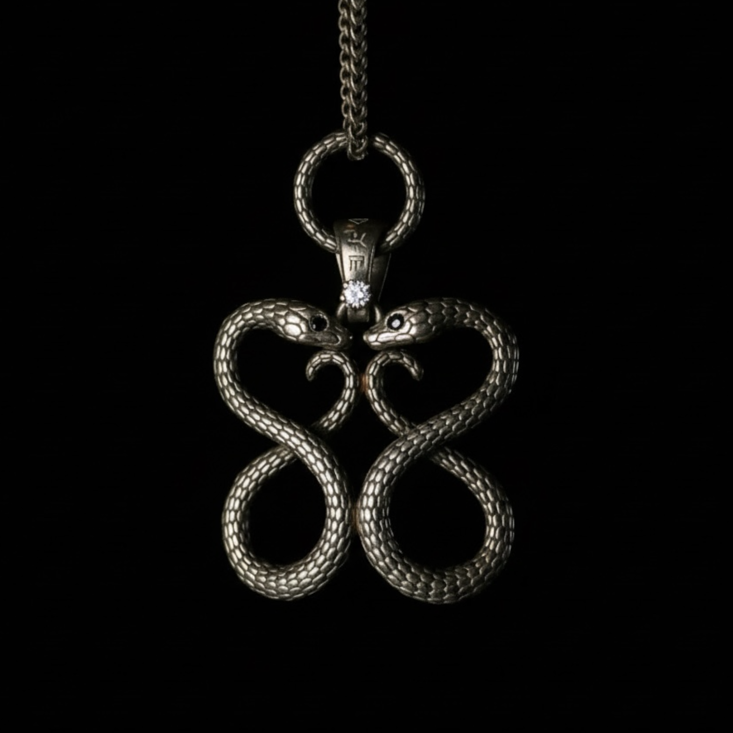 The Twin Serpents Sigil - Queen