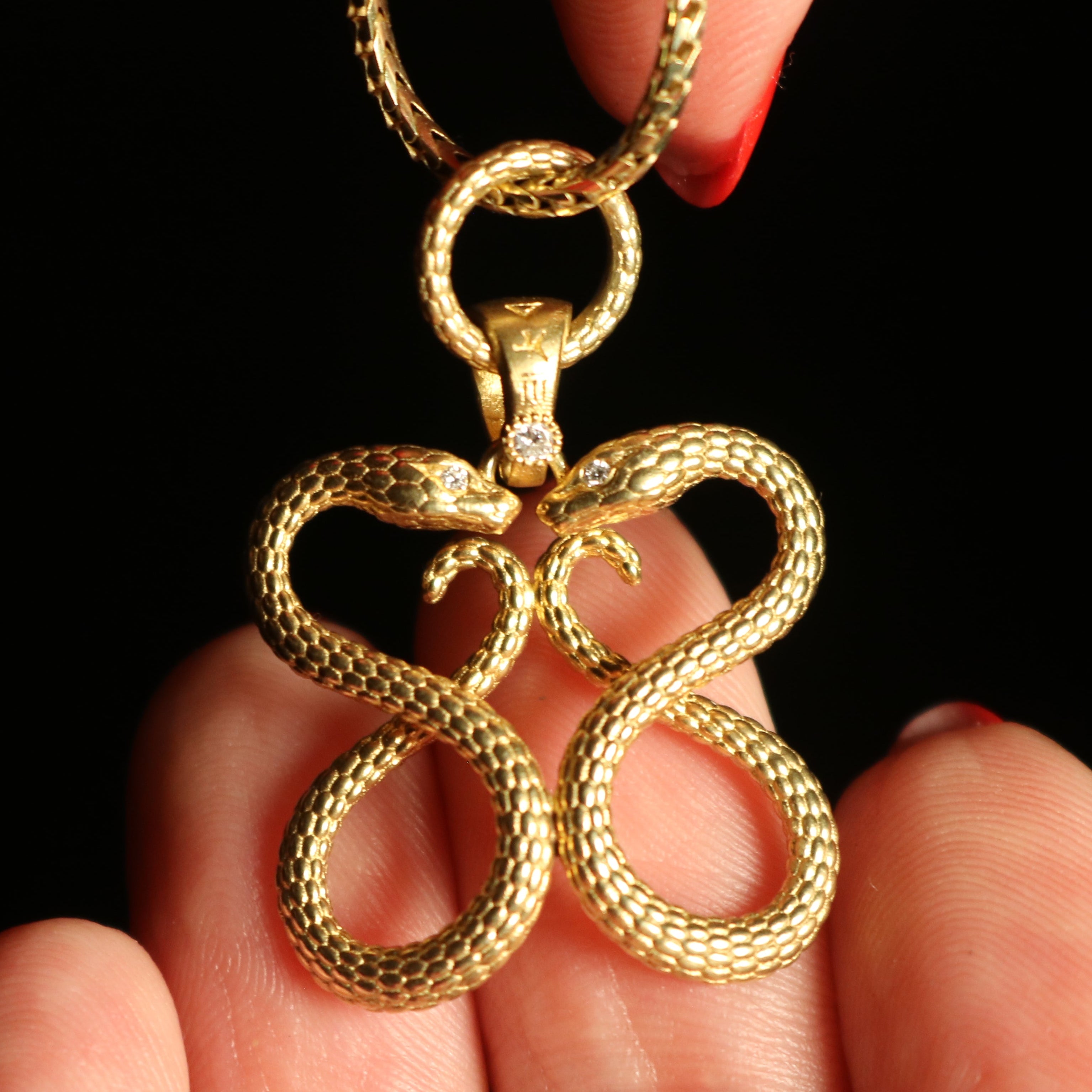 Cosmic Serpents Amulet — Queen